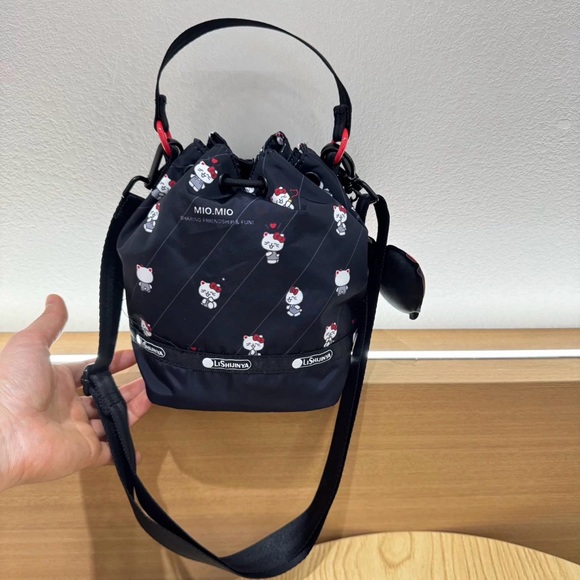 Hello Kitty Black and Red Women's Bag NEW - Picture 4 of 4